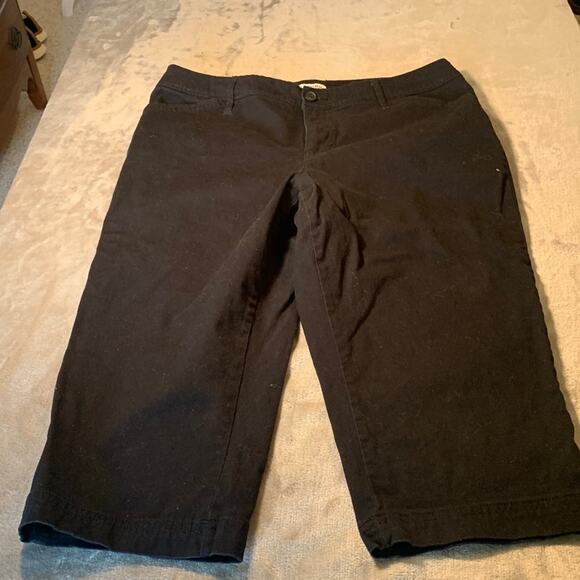 ST JOHN’S BAY BLACK CAPRI CROP PANTS Size 14 - Picture 1 of 9